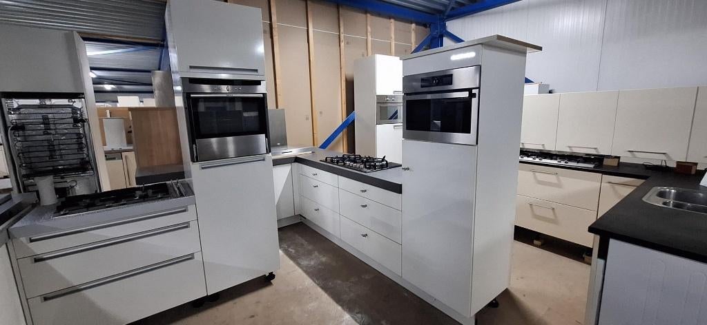 Complete keuken Compleet met APP 120Keukens op voorraad 2861, Huis en Inrichting, Keuken | Complete keukens, Zo goed als nieuw