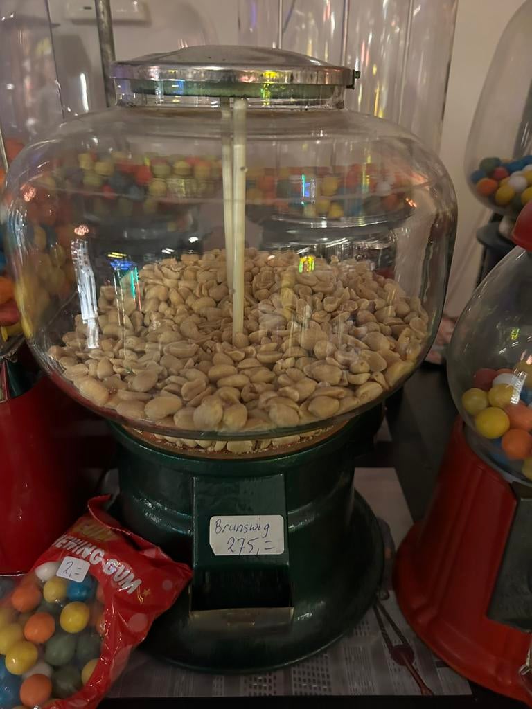 Diverse kauwgom/pinda automaten oa. Beaver met geldlade., Ophalen, Zo goed als nieuw