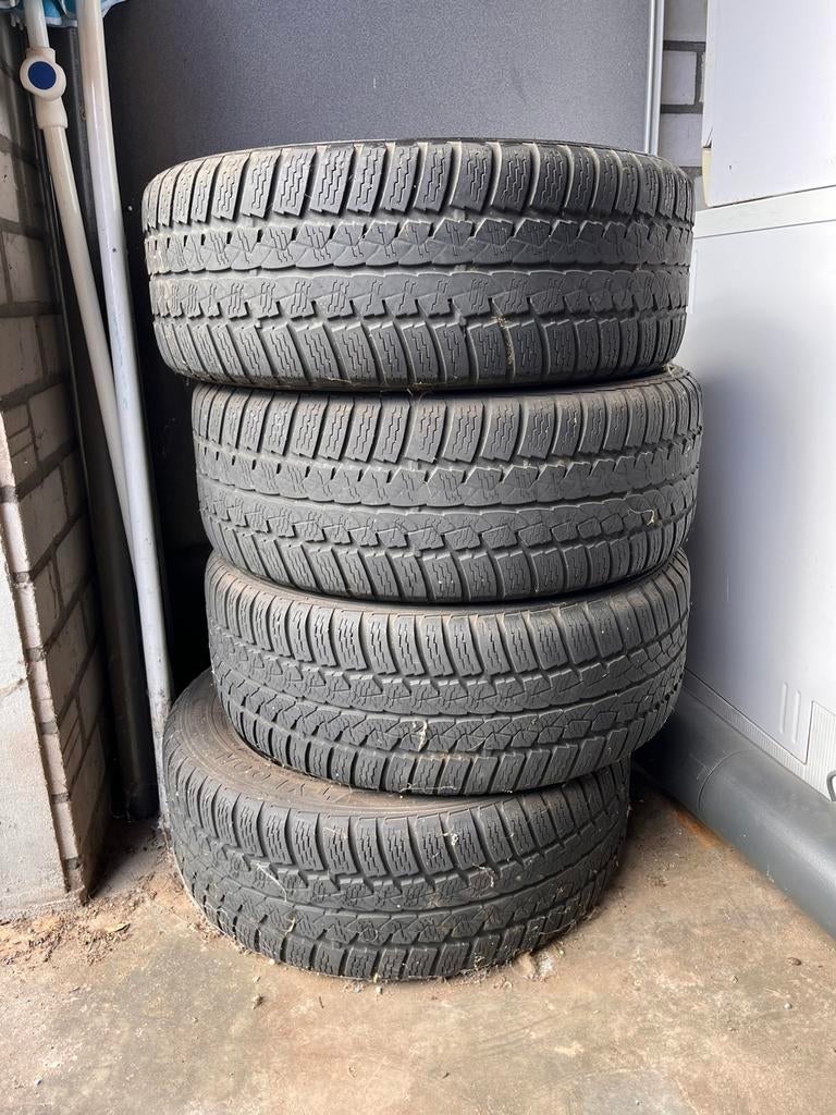 Winterbanden met velgen en wieldoppen, Ophalen, Gebruikt