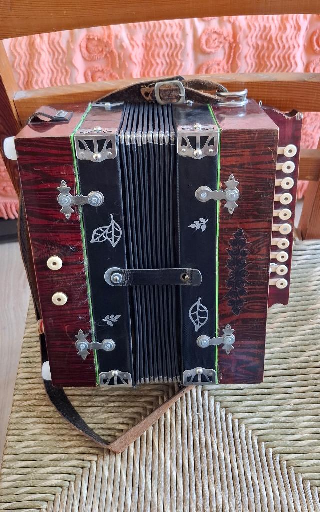 antike Harmonika, Muziek en Instrumenten, Gebruikt, Met riemen, Overige formaten, Toetsaccordeon