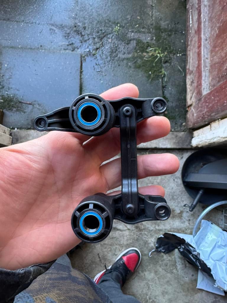 Servo saver traxxas xrt. Als nieuwe servo-beveiliging, Ophalen of Verzenden, Zo goed als nieuw, Overige schalen, Onderdeel