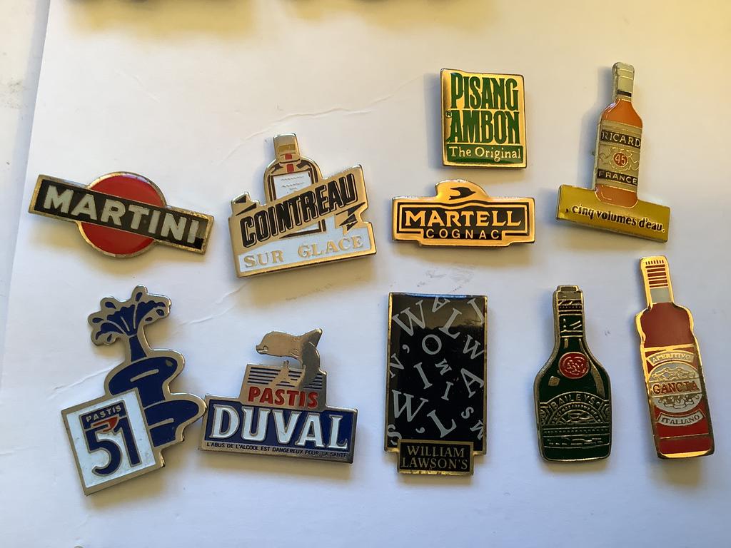 10 pins sterke drank, Verzamelen, Ophalen of Verzenden, Zo goed als nieuw