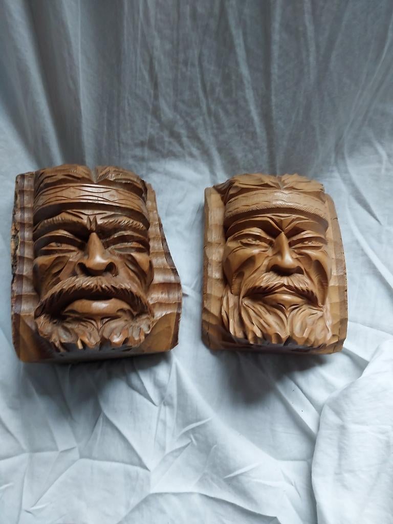 Houten walnoten beelden kunstenaar c.a.Salvay gesigneerd, Antiek en Kunst, Kunst | Beelden en Houtsnijwerken, Ophalen of Verzenden