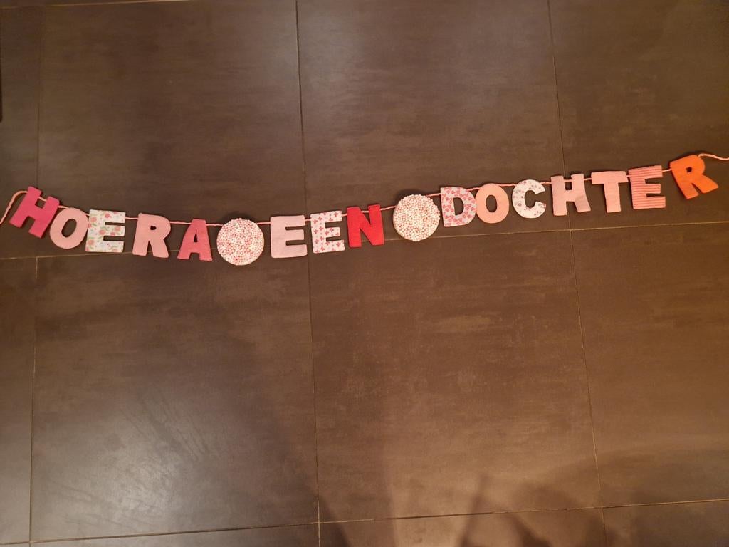 Geboorteslinger van stof - Hoera een dochter!, Ophalen of Verzenden, Zo goed als nieuw, Kraamcadeau