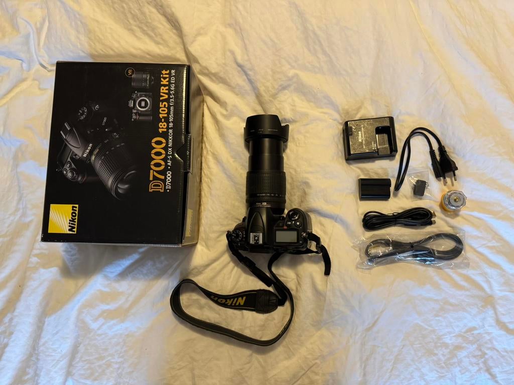 Nikon D7000 met 18-135mm lens + accessoires, Ophalen, Gebruikt, Spiegelreflex, 4 t/m 7 keer