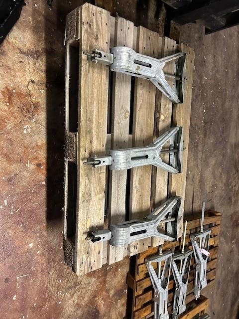 Uitdraaisteunen caravan, Ophalen, Zo goed als nieuw