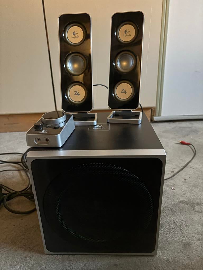 Logitech Z4 2.1 Speakersysteem met Subwoofer, Ophalen of Verzenden, Gebruikt, 60 tot 120 watt, Subwoofer