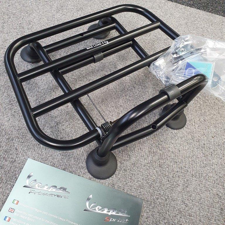 NIEUW voorklapdrager orig Vespa Sprint Primavera mat zwart, Ophalen of Verzenden, Nieuw, Overige typen, Vespa