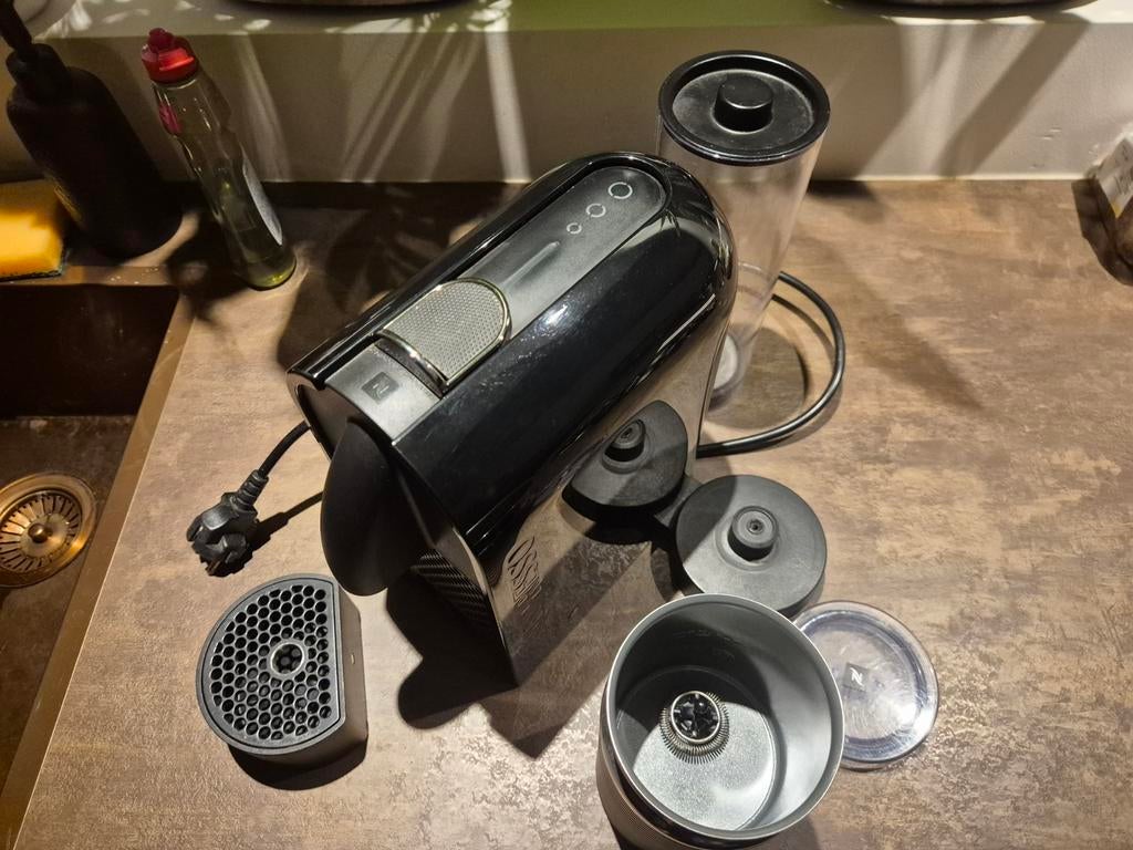 Magimix Nespresso(defect lees omschrijving) +Melkopschuimer, Ophalen, Koffiepads en cups, Gebruikt, Koffiemachine