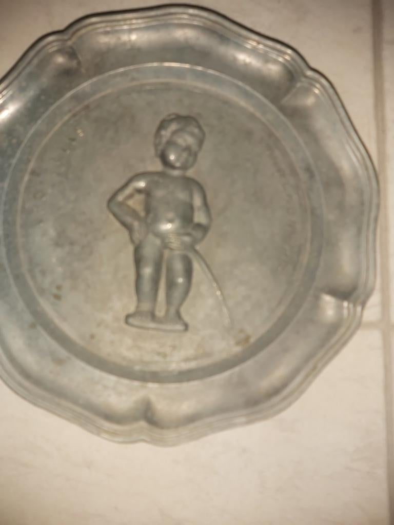 Tinnen bord met Manneke Pis, Antiek en Kunst, Ophalen of Verzenden