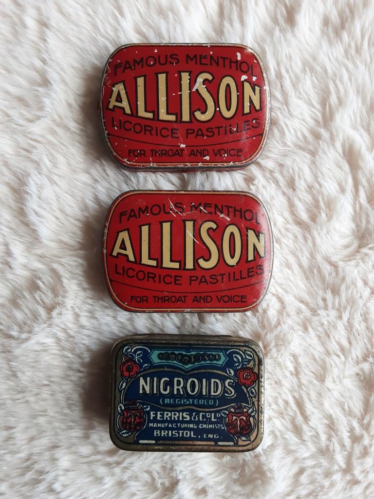 Kleine blikjes voor de hoest en keel. C.A.1940., Verzamelen, Ophalen of Verzenden, Gebruikt, Overige