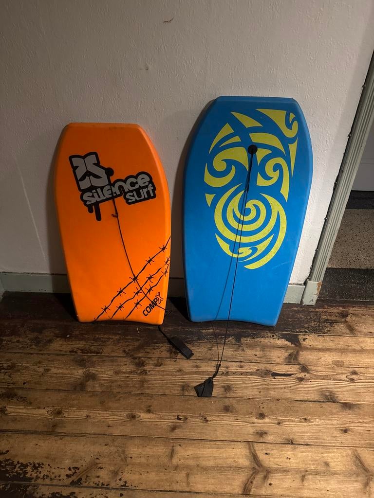 Twee kleine surfplanken voor strand, Ophalen of Verzenden, Gebruikt, Overige typen, Met koord