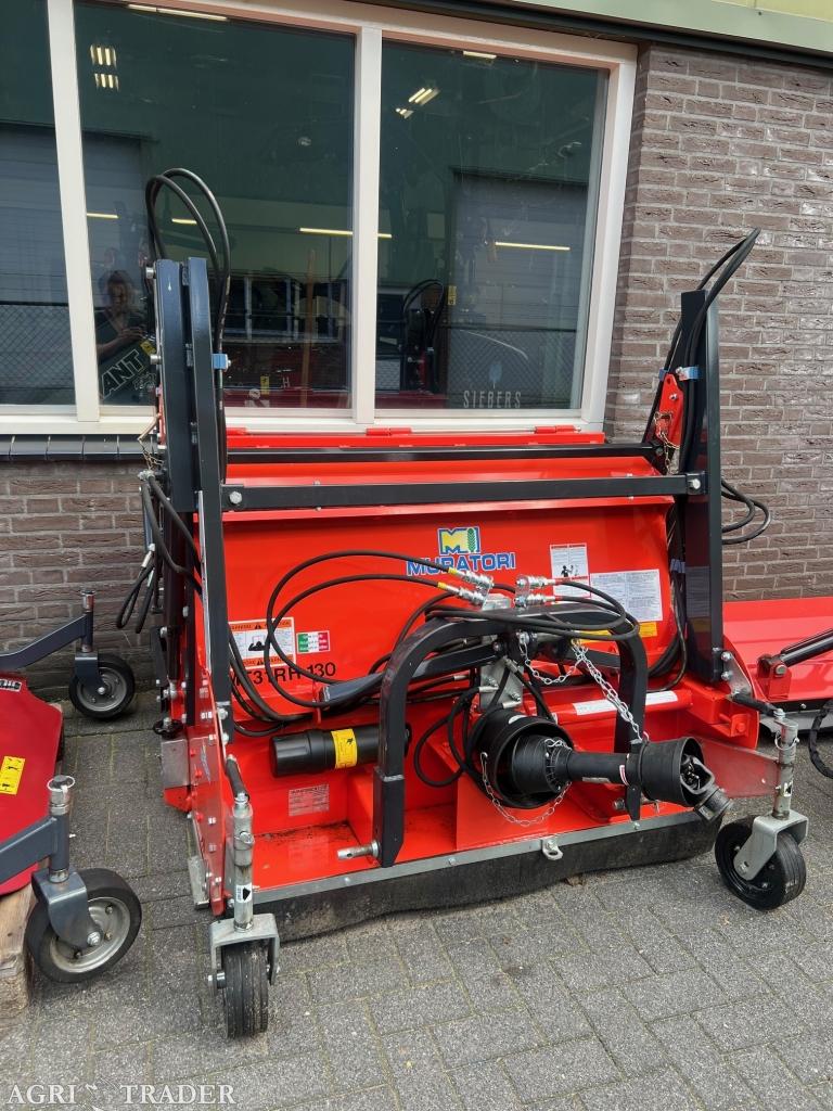 Muratori MT31RH-130 klepelmaaier met hoog lossende opvangbak, Muratori, Info@vanvijfeijkenmechanisatie.nl, Wilhelminstraat 22b