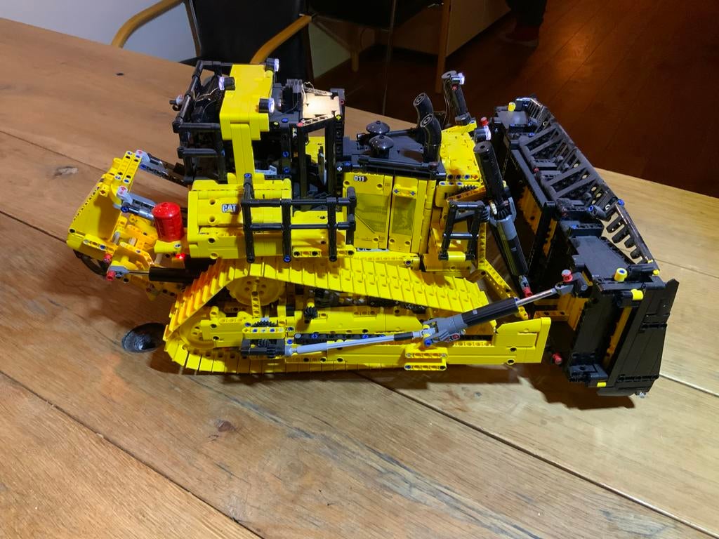 Lego Technic 42131 Caterpillar D11 Bulldozer, Ophalen, Zo goed als nieuw, Complete set, Lego