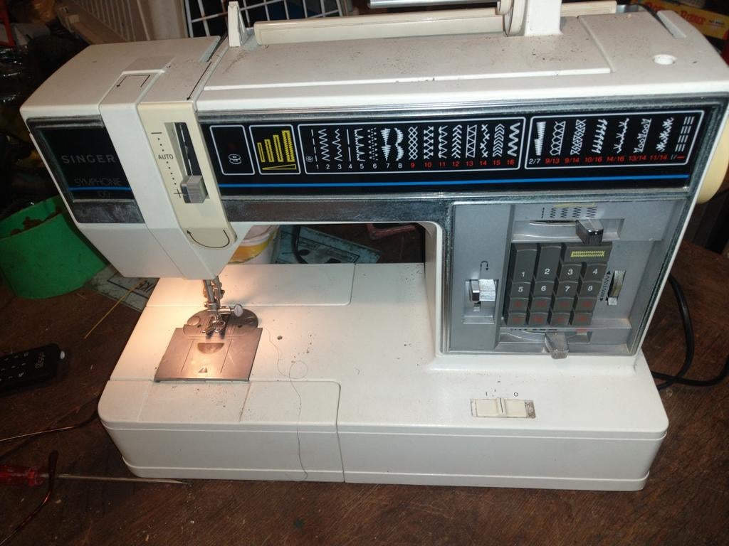 Singer Symphonie 100 Naaimachine - Gebruikt, Hobby en Vrije tijd, Naaimachines en Toebehoren, Ophalen of Verzenden, Gebruikt, Naaimachine