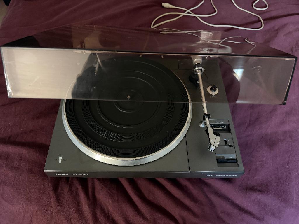 Philips 677 Direct Control Electronic platenspeler, Philips, Pitch-regelaar, Ophalen of Verzenden, Zo goed als nieuw