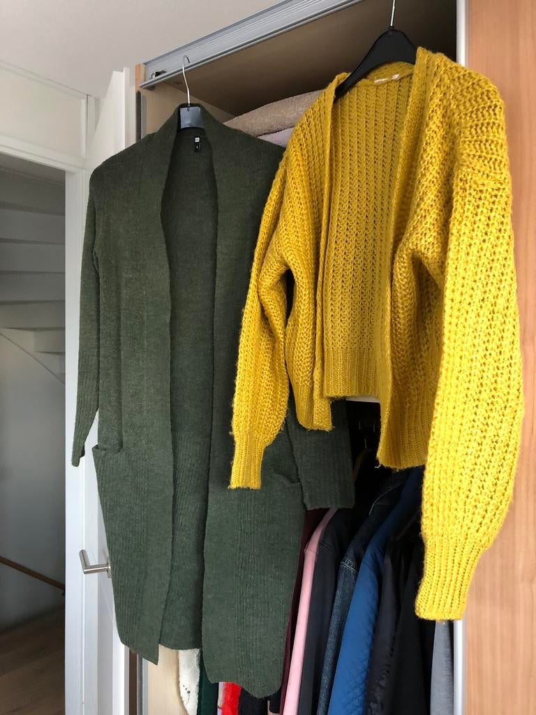 Lekkere vesten Hema oker en groen, Ophalen, Zo goed als nieuw, Maat 38/40 (M), Groen