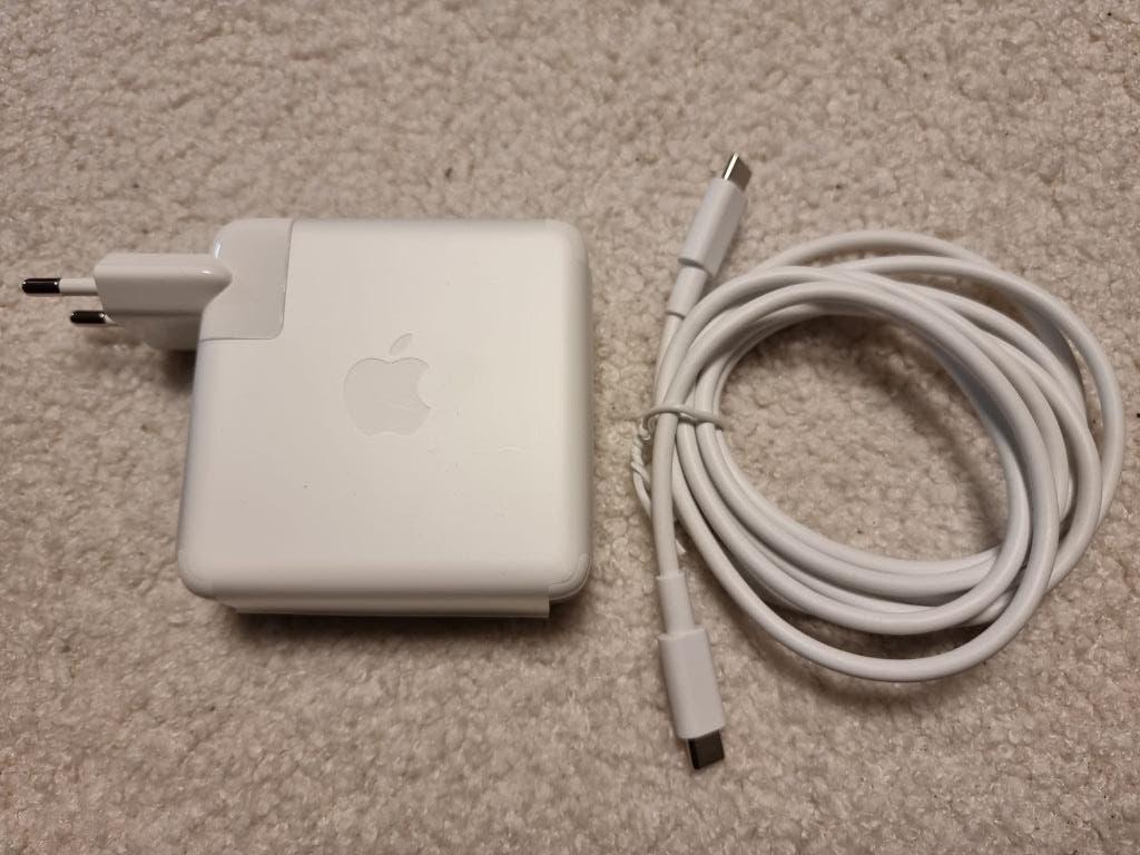 Apple USB-C adapter 96W & USB‑C kabel (2M), Ophalen of Verzenden, Zo goed als nieuw, Apple