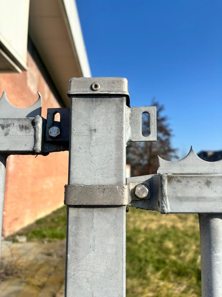 Gegalvaniseerd stalen hekwerk / spijlenhek – ca. 190 cm hoog, Tuin en Terras, Ophalen, Met poort, Gebruikt, Spijlenhekwerk