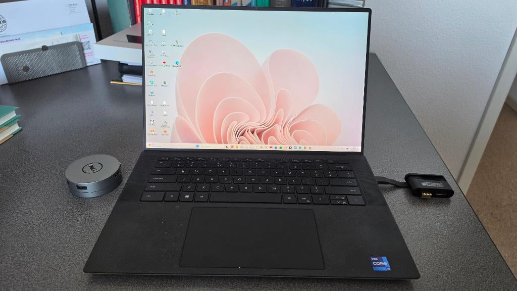 Dell XPS15 laptop met toebehoren, Met videokaart, Ophalen of Verzenden, Zo goed als nieuw, Dell