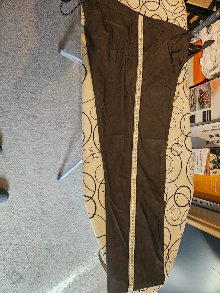 Kostuum, bruin met een licht streepje, Ophalen of Verzenden, Zo goed als nieuw, Bruin