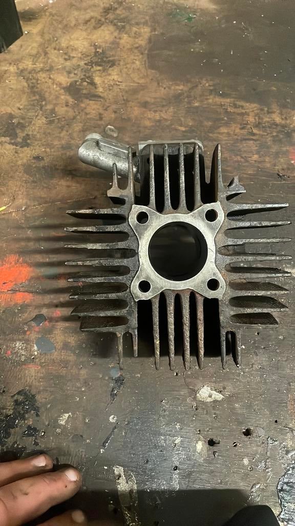 Mooie tomos cilinder 50 cc, Fietsen en Brommers, Brommers | Tomos, Zo goed als nieuw, Standard, Ophalen