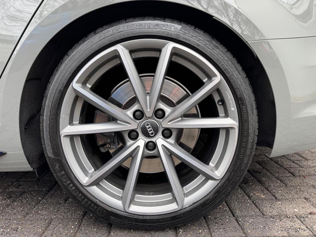 Audi A4 Avant 2.0 TFSI MHEV Quattro Sport S line Black Editi, Automaat, 15 km/l, Gebruikt, Euro 6