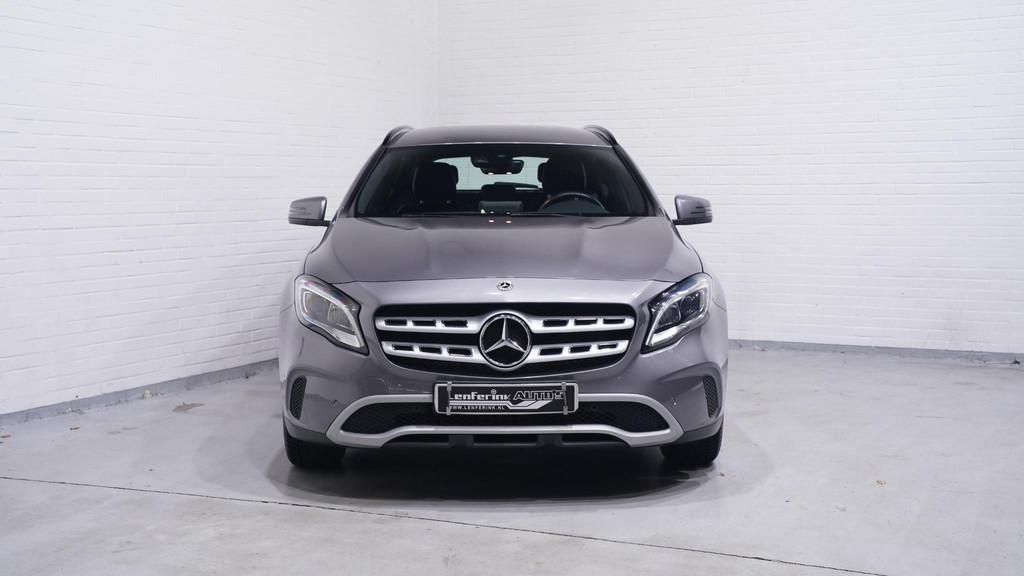 Mercedes-Benz GLA-klasse 180 Business Solution Limited Navi, Stof, Gebruikt, 4 cilinders, 715 kg