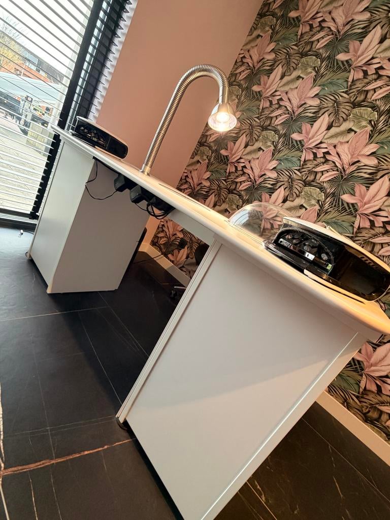 Purex witte nageltafel linkshandig met afzuiging, Sieraden, Tassen en Uiterlijk, Uiterlijk | Cosmetica en Make-up, Ophalen, Wit