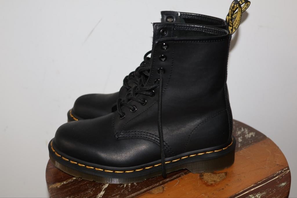 Dr. Martens 1460 mat zwarte boots maat 37, Kleding | Dames, Schoenen, Lage of Enkellaarzen, Ophalen of Verzenden, Dr.Martens.nl