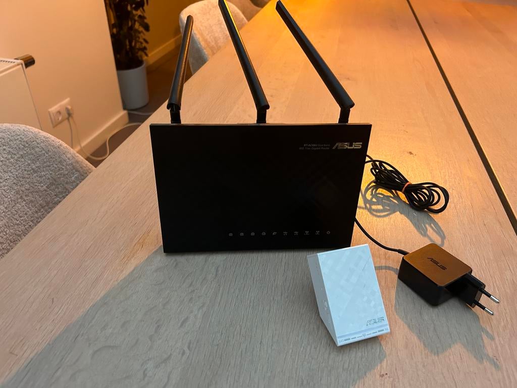 Asus RT-AC68U Dual-Band Gigabit WiFi Router, Ophalen of Verzenden, Gebruikt, Router