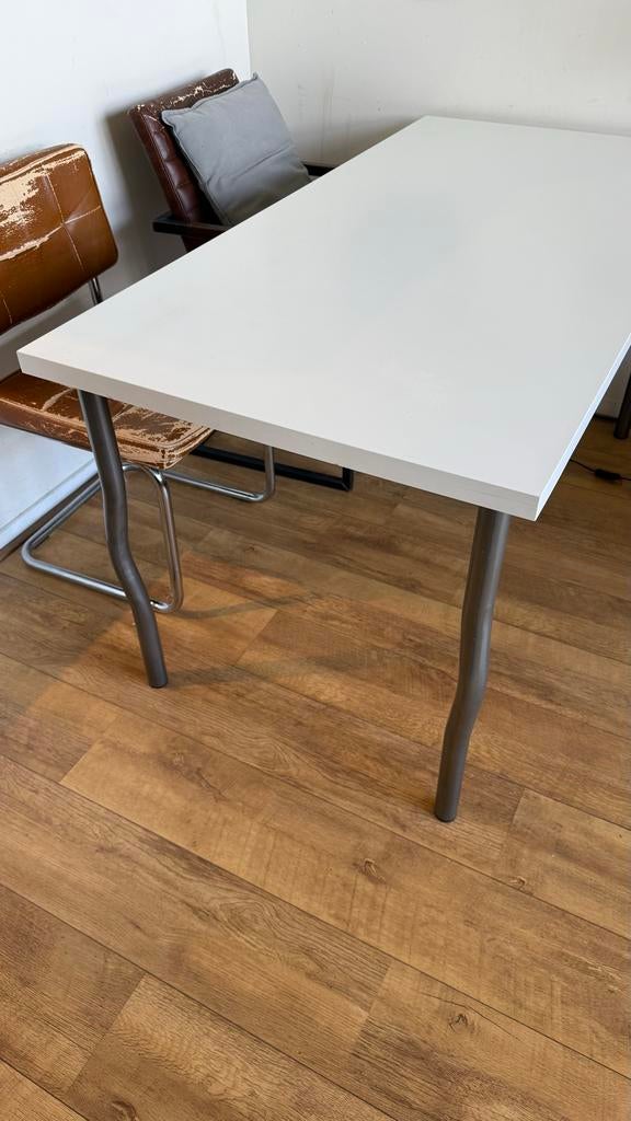 Ikea LINNMON tafel/bureau wit met custom poten 150x75, Huis en Inrichting, Tafels | Eettafels, Ophalen, Kunststof, Gebruikt, 100 tot 150 cm