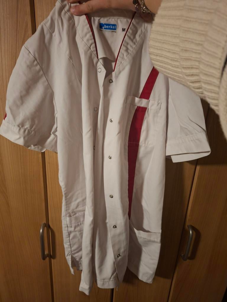 2x De Berkel Zorgjasjes Maat M - Wit met Rood, De Berkel, Ophalen of Verzenden, Gedragen