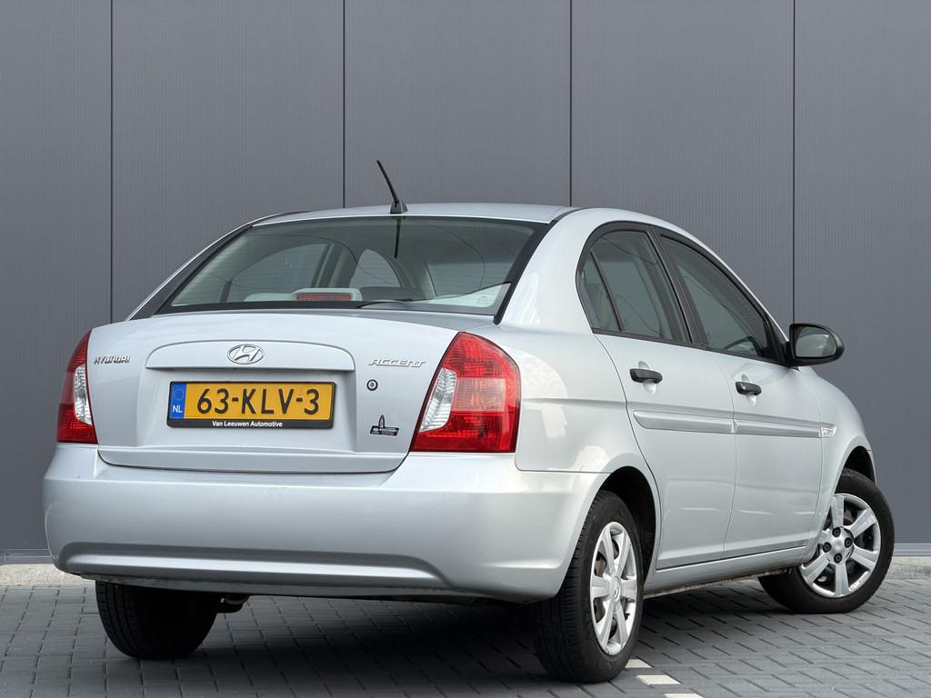 Hyundai Accent 1.4i Dynamic | Airco | 1ste eig | Elektrische, Auto's, Voorwielaandrijving, Zwart, 4 cilinders, Origineel Nederlands
