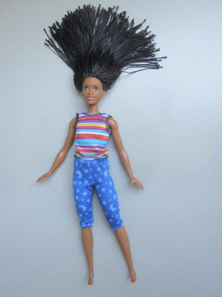 Mattel negroïde Barbie pop zwart zeer fijn gevlochten haar, Ophalen of Verzenden, Zo goed als nieuw, Barbie