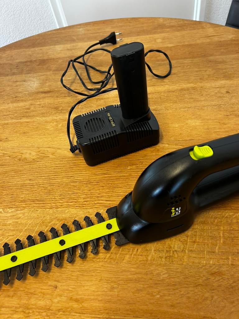 Buxus.   Schaar.   Zgan, Ophalen of Verzenden, Zo goed als nieuw, Handmatig