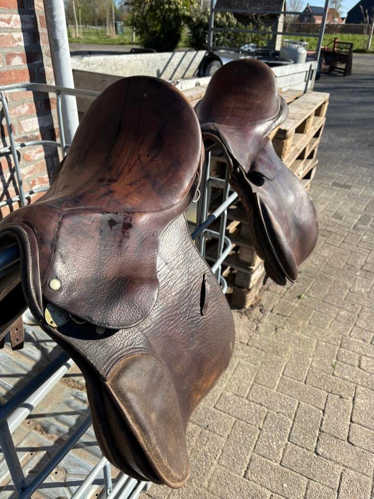 Te koop twee rijzadels, Ophalen, Gebruikt