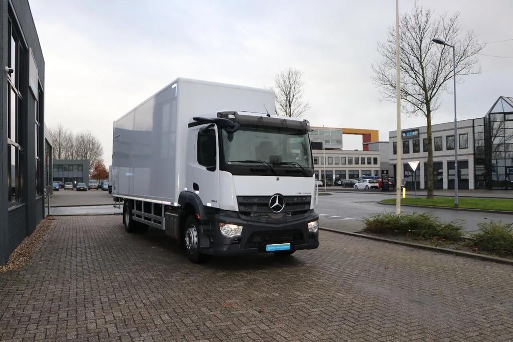 Mercedes-Benz Actros 19Tons gesloten bakwagen + D'hollandia, 238 pk, Achterwielaandrijving, Euro 6, Metallic lak