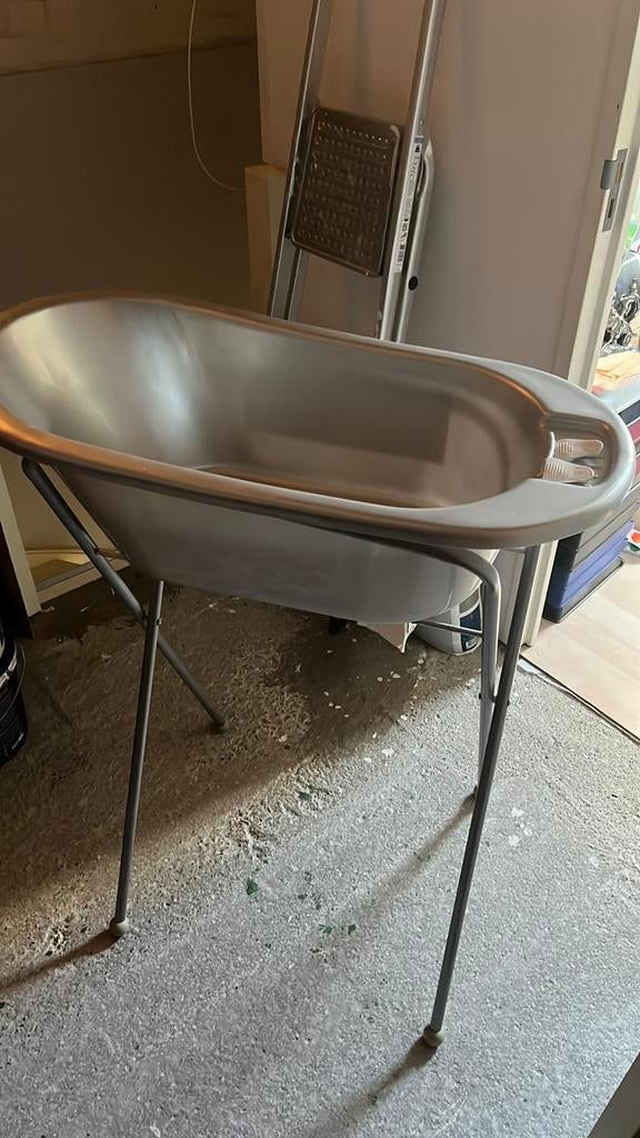 Kinderbad met standaard, Ophalen, Zo goed als nieuw, Badje, Standaard