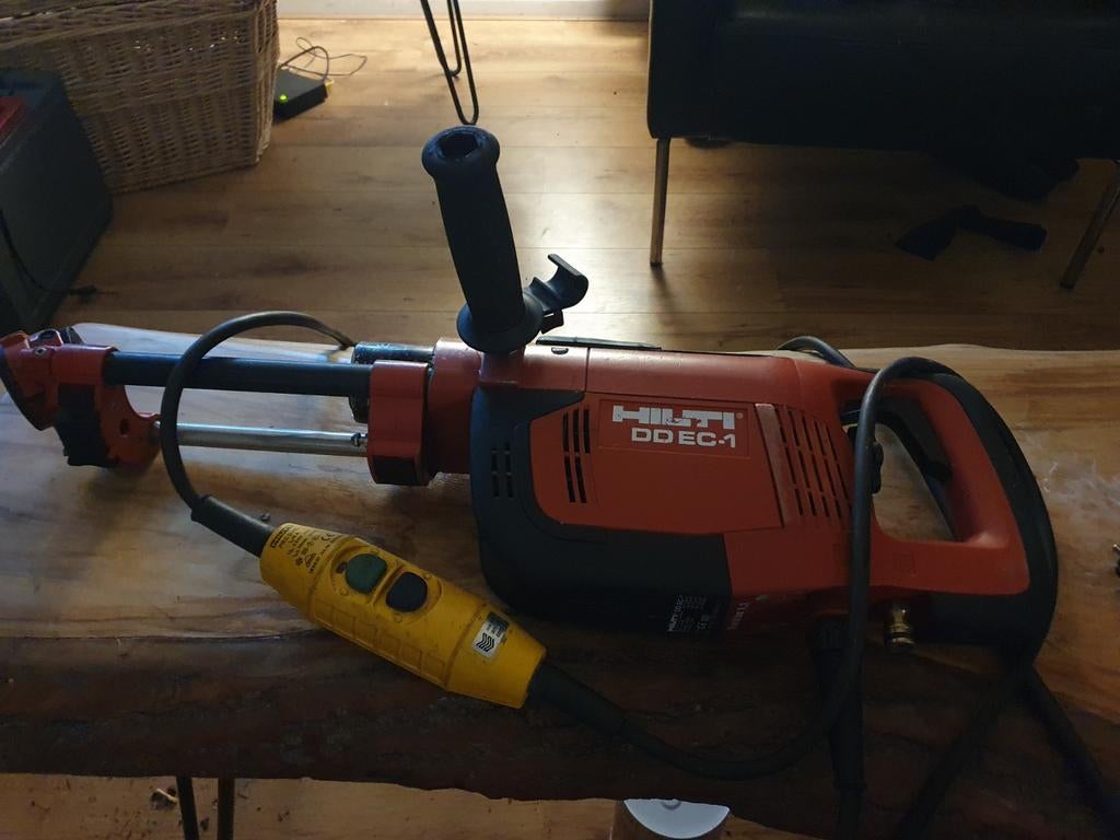 Zeer nette en goedwerkende Hilti DD E C1 Diamantboormachine, Ophalen of Verzenden, Zo goed als nieuw