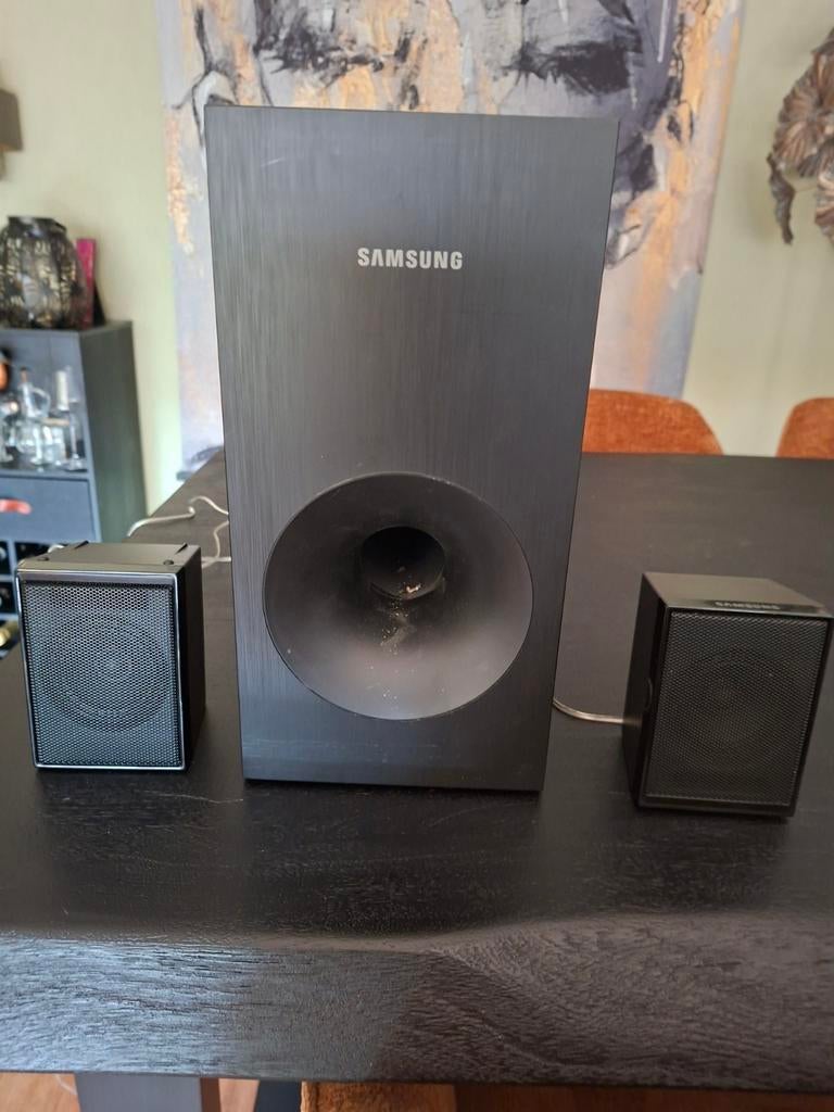 Mooie samsung sub woofer, Soundbar, Blu-ray-speler, 70 watt of meer, Zo goed als nieuw