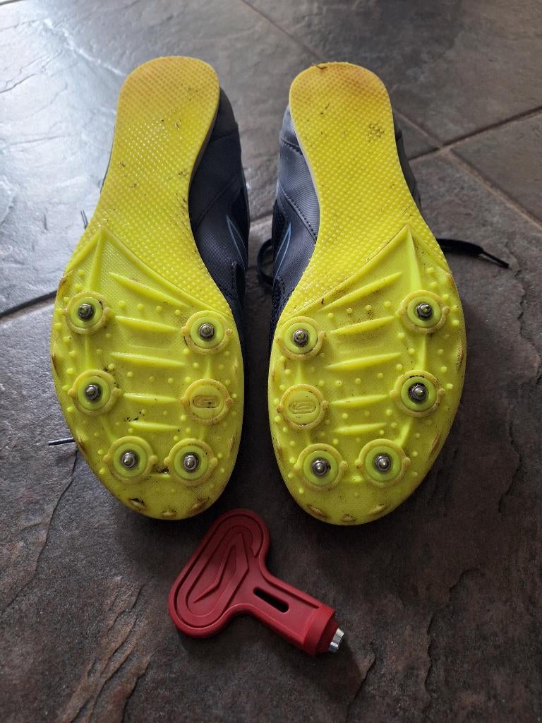 Kalenji atletiekschoenen met spikes maat 40, Overige merken, Ophalen of Verzenden, Zo goed als nieuw, Spikes