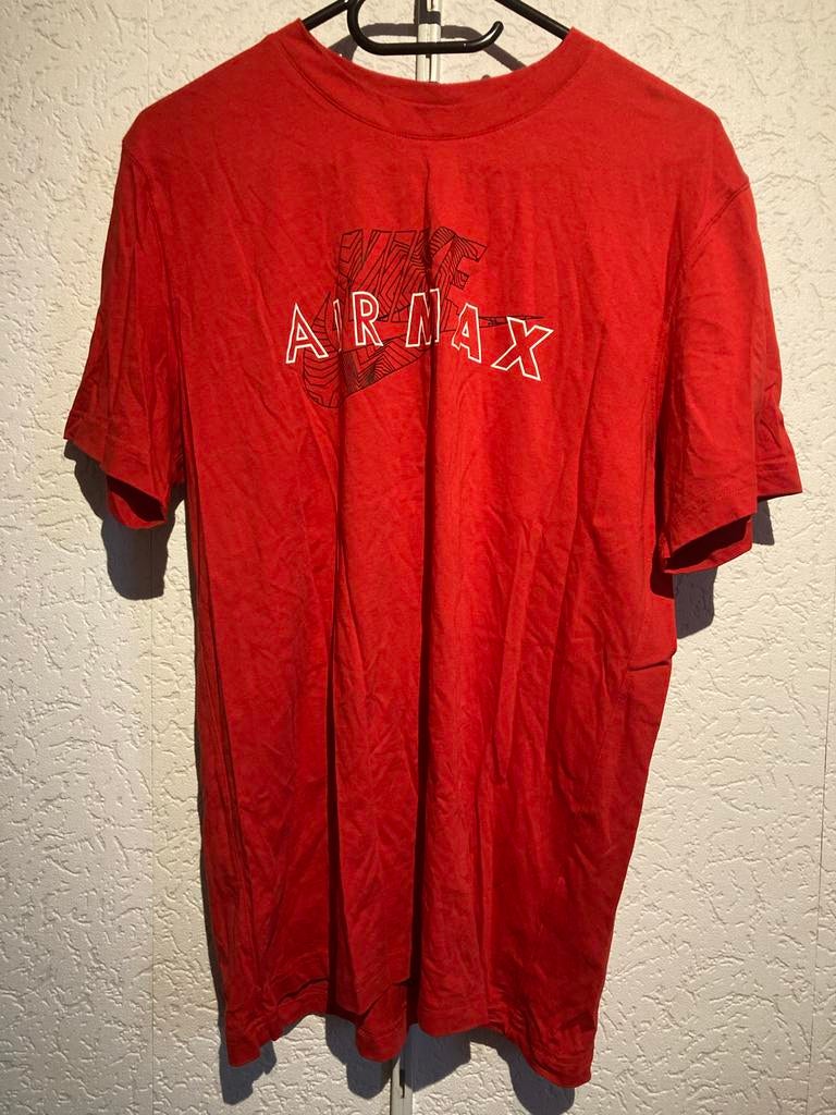 Nike Air Max t-shirt maat L in zeer goede staat, Kleding | Heren, T-shirts, Verzenden, Zo goed als nieuw, Maat 52/54 (L), Rood