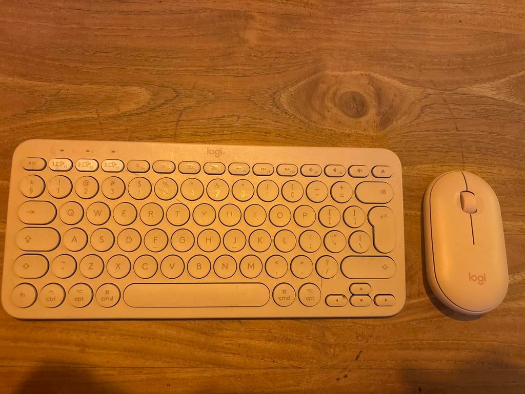 Logitech Pebble 2 Combo - Draadloos Toetsenbord & Muis - Ros, Computers en Software, Toetsenborden, Nieuw, Qwerty, Draadloos, Toetsenbord en muis-set