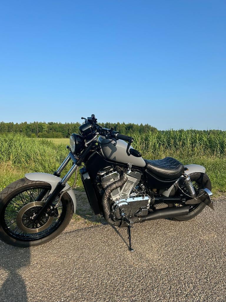 Suzuki Intruder VS 750 - Bobber | Nardo Grey, 750 cc, 2 cilinders, Particulier, Meer dan 35 kW