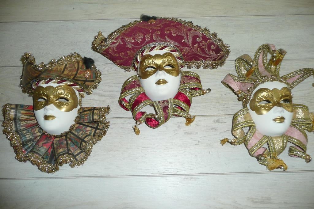 set van 3 Venetiaanse maskers en 1 ingelijst, Ophalen of Verzenden, Gebruikt