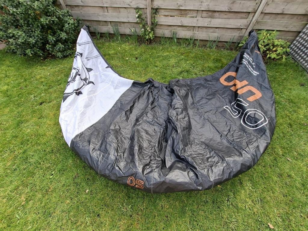 Kite, Watersport en Boten, Kitesurfen, Geen board, Ophalen of Verzenden, Zo goed als nieuw, Kite