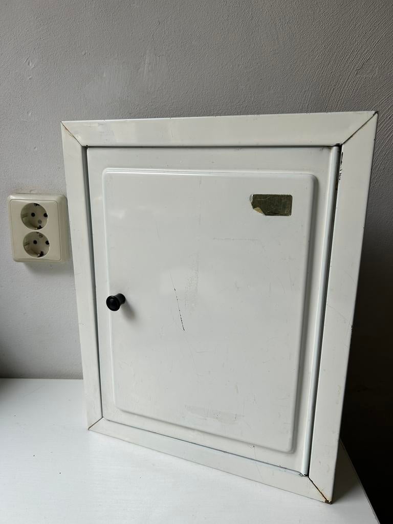 Vintage SEGA metalen kastje / medicijnkastje, Ophalen of Verzenden, Gebruikt, Wit