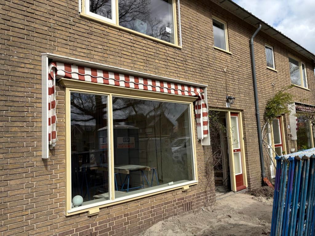 Uitval zonwering elektrisch 300 cm breed met regenscherm, Gebruikt, Elektrisch, Ophalen of Verzenden, 250 cm tot 450 cm