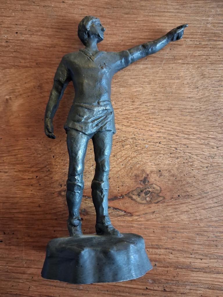 Bronzen beeldje van Johan Cruijff - Legendarische Voetballer, Ophalen of Verzenden, Zo goed als nieuw, Mens